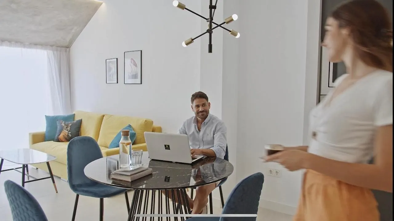 Caleyro Boutique Apartments - 