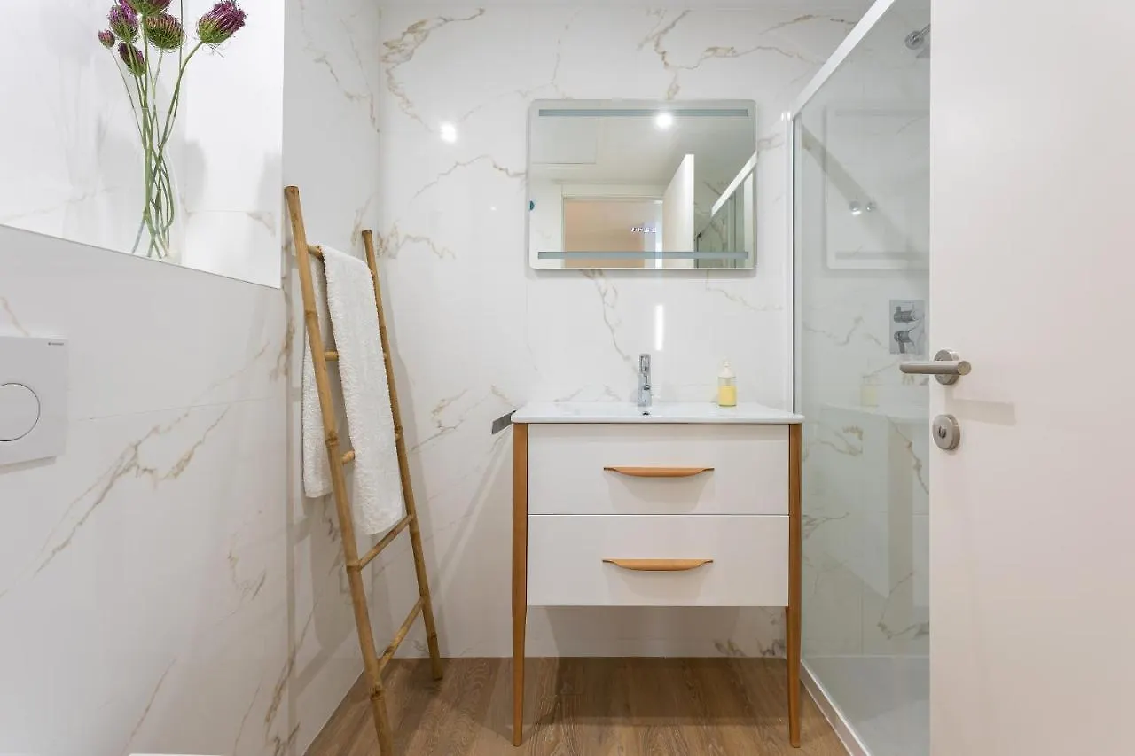 Caleyro Boutique Apartments - 