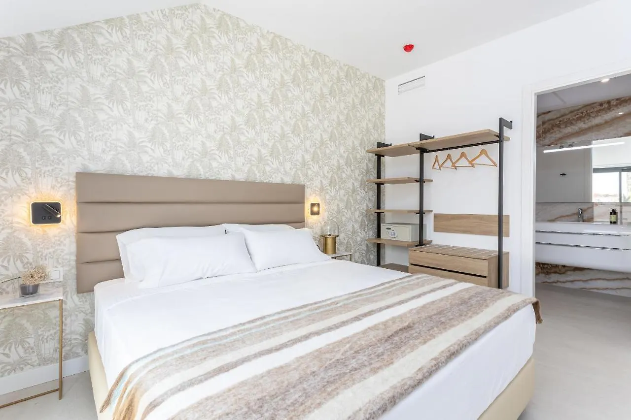 Aparthotel Caleyro Boutique Apartments - 